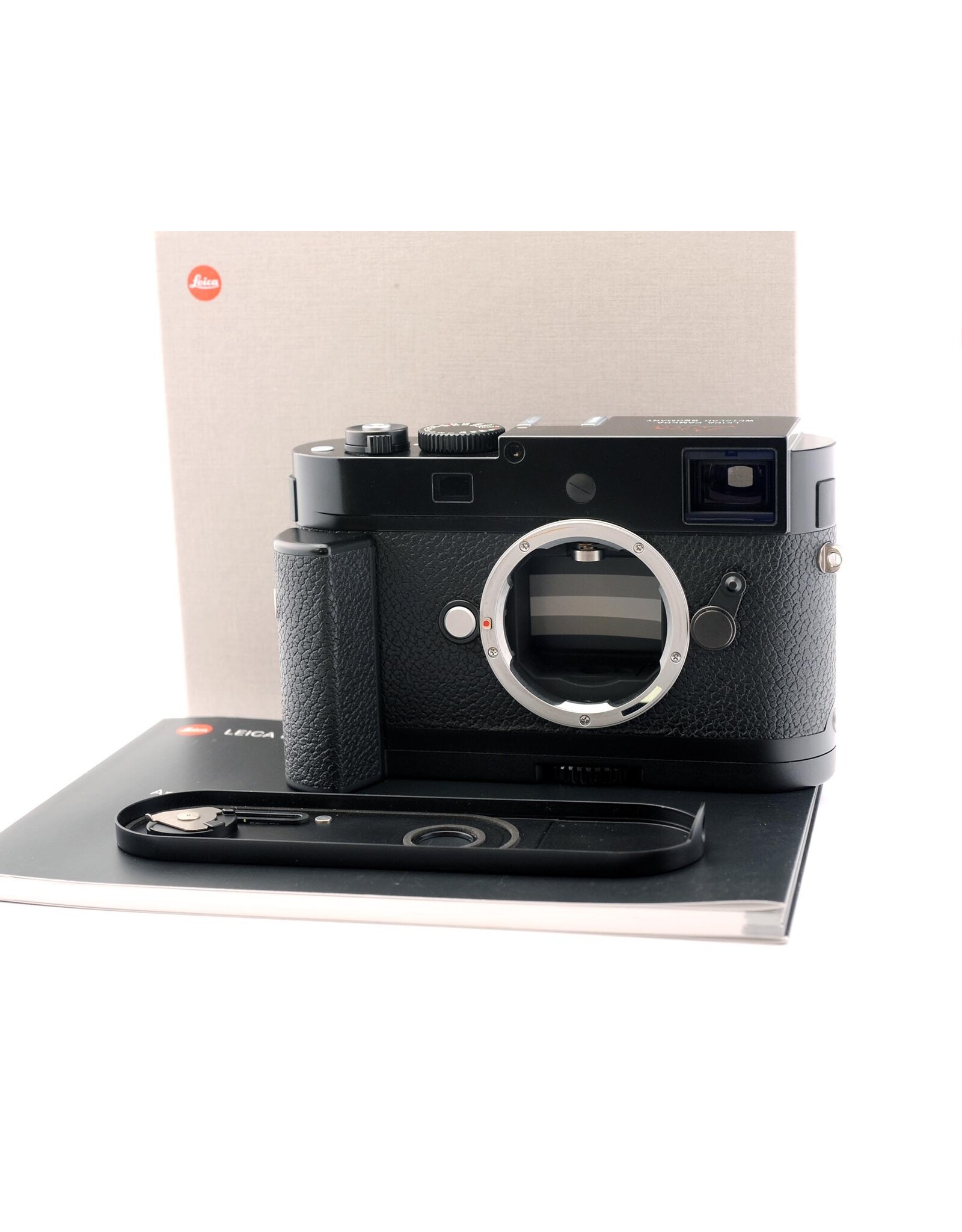Leica Leica M-D Black Paint + Handgrip   ALC177401