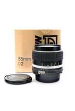 Nikon Nikon 85mm f2 AIS   A6070407