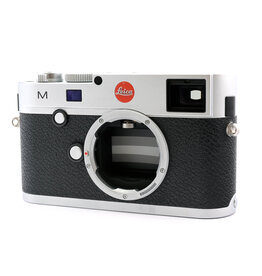 Leica Leica M Typ 240 Silver with Artisan & Artist half case and spare battery     ALC178901