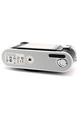 Leica Leica M Typ 240 Silver with Artisan & Artist half case and spare battery     ALC178901