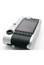 Leica Leica M Typ 240 Silver with Artisan & Artist half case and spare battery     ALC178901