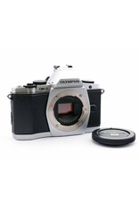 Olympus Olympus OM-D E-M5 Silver   A6080404
