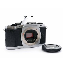 Olympus Olympus OM-D E-M5 Silver   A6080404