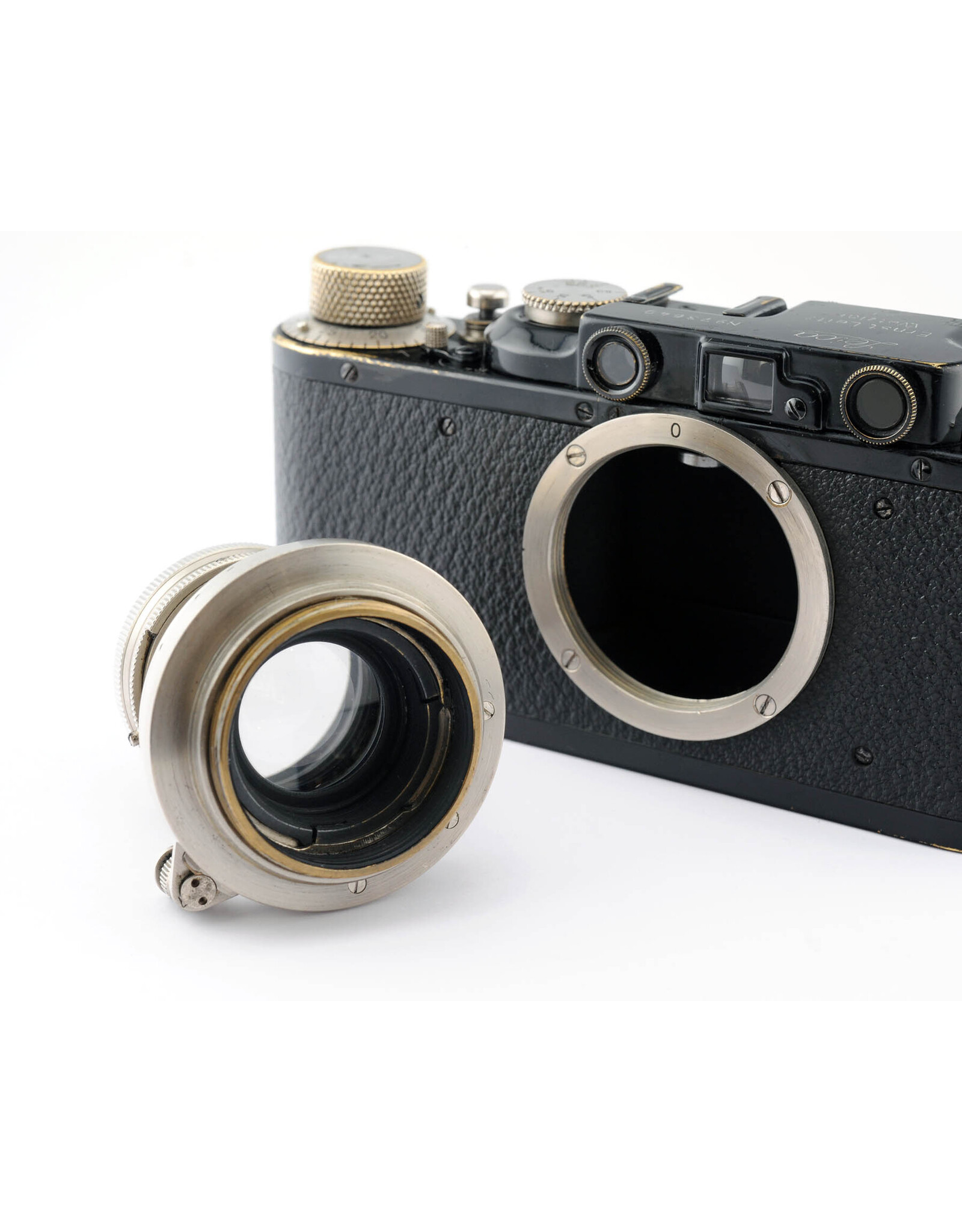 Leica Leica II (Model D) Black with 5cm f2 Summar Nickel    A6092101
