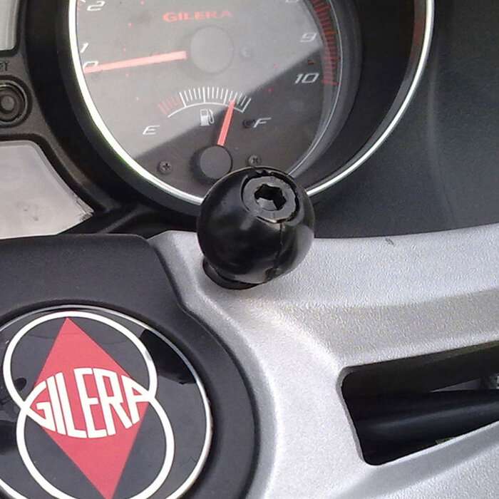 RAM monta l'attacco base per moto | RAM-B-367U