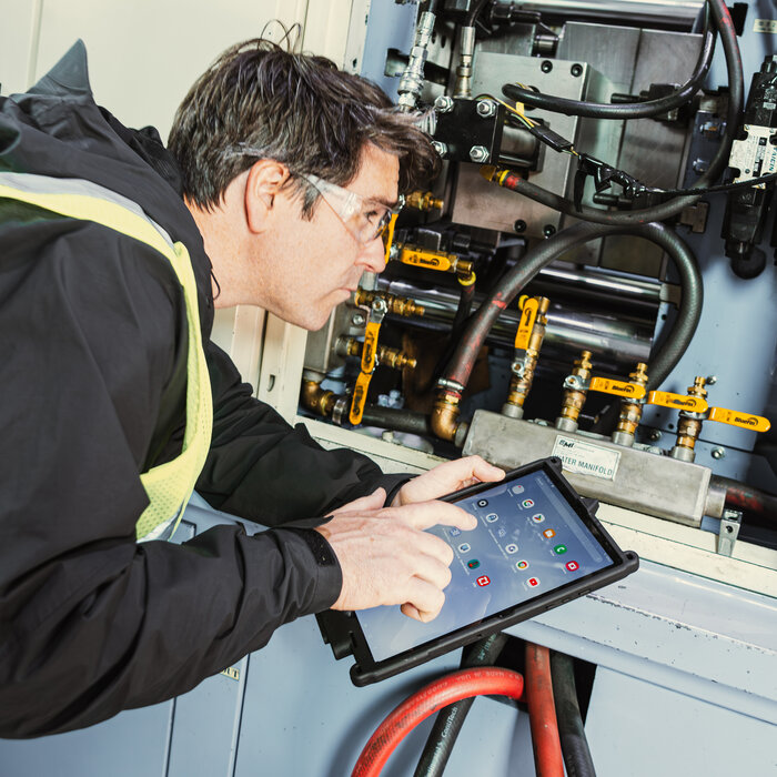 RAM-GDS-SKIN-SAM88-NG – Diese RAM Mounts GDS IntelliSkin Next Gen Schutzhülle wurde speziell für das Samsung Galaxy Tab A9+ entwickelt und bietet zuverlässigen Schutz in Kombination mit praktischer Ladefunktion. Der integrierte GDS-Anschluss befindet sich