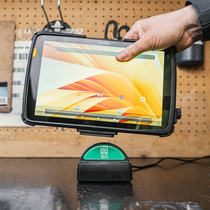 RAM MOUNT RAM-GDS-DOCK-D9U Supporto da scrivania RAM Mounts GDS (a basso profilo) con Power Delivery per tablet (di grandi dimensioni) - In custodia protettiva IntelliSkin - Connettore USB-C