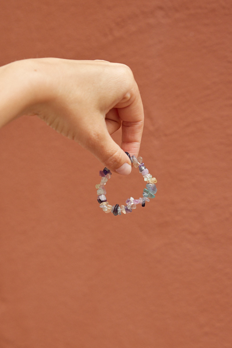 Armbandje voor de kleinste • Fluoriet regenboog