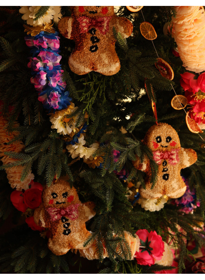 Mrs Ginger Bread Gift Hanger Doing Goods