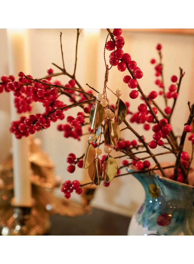 Merry Mistletoe ornament Anna+Nina