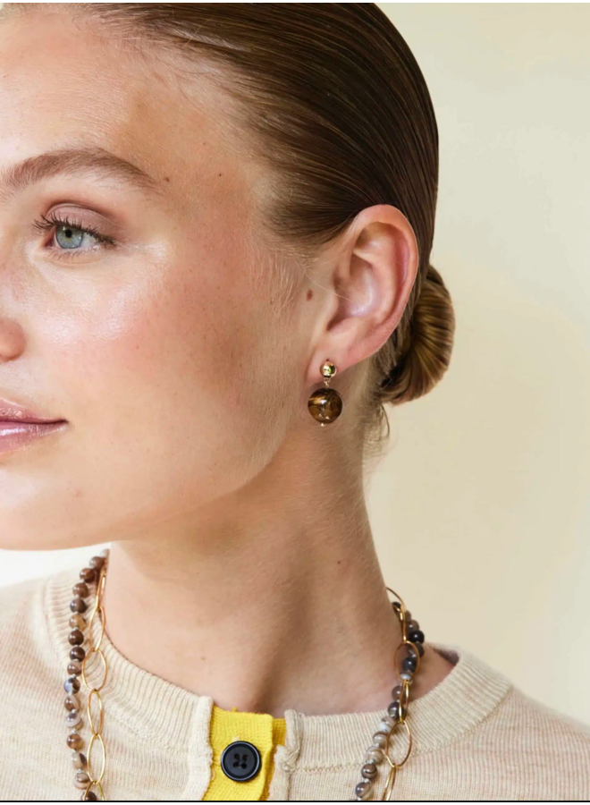 Gemstone oorstekers / bruin-mêlée Ellen Beekmans