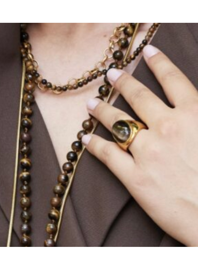 Ring met grote ovale gemstone - 18 Ellen Beekmans