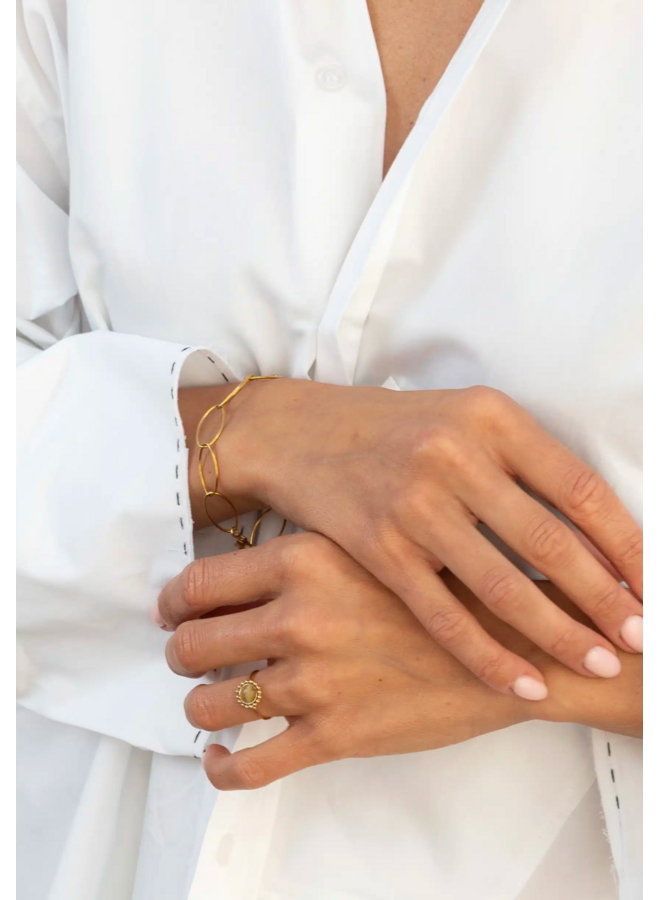 Fijne armband met grote ovale schakel Ellen Beekmans