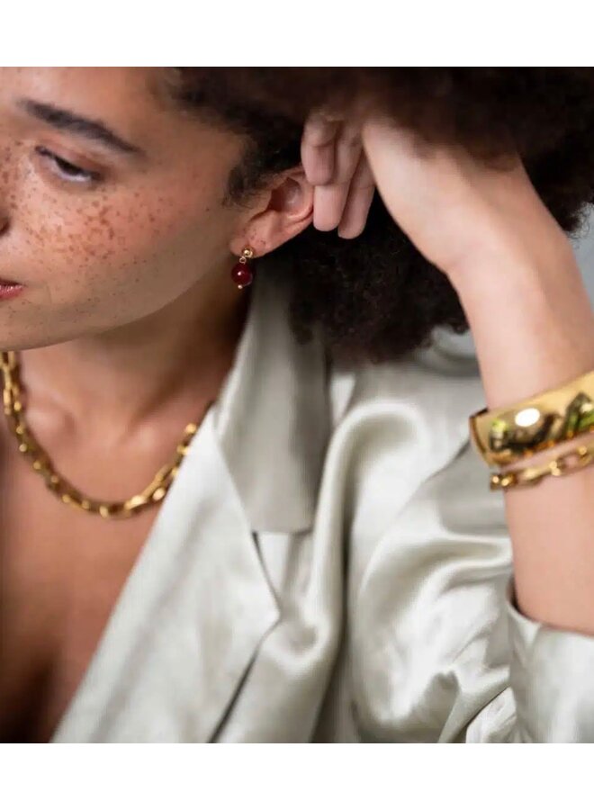 Gemstone oorstekers (2cm) / bordeaux Ellen Beekmans