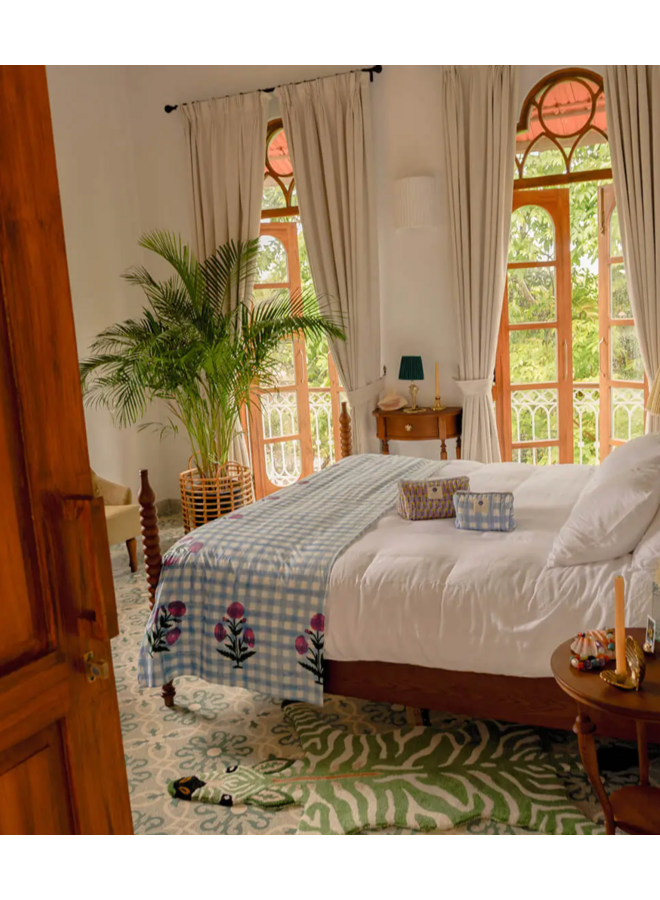 Nova Make-up Bag Large Doing Goods