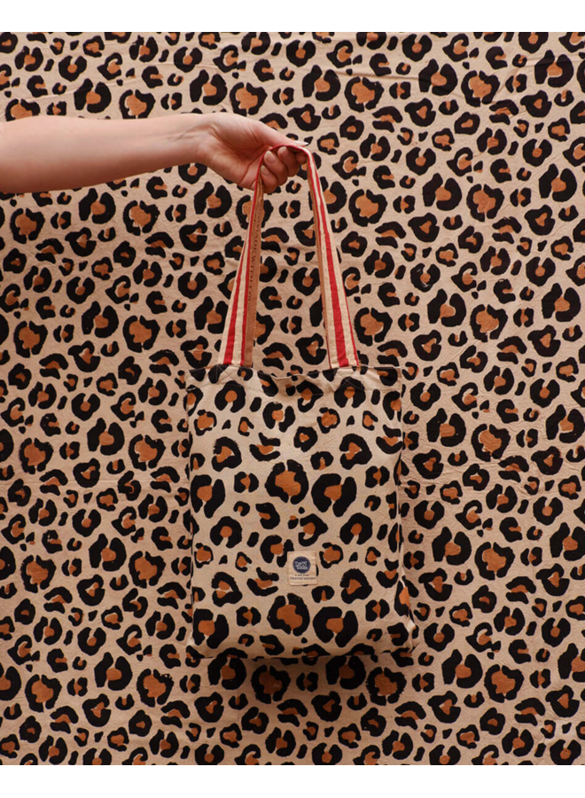 Leopard Double Throw in Tote Bag 240x280 cm. Doing Goods