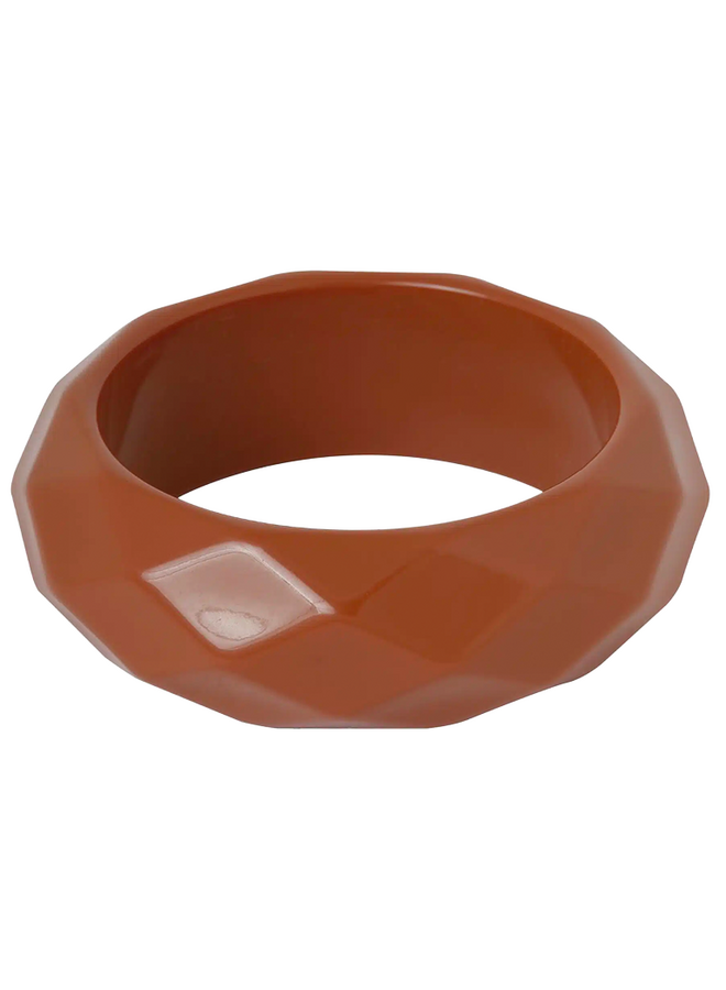 Ellen Beekmans Facet geslepen bangle gelakte hars
