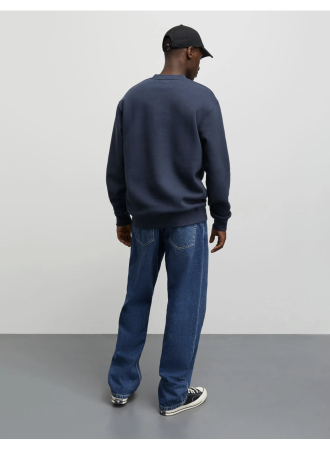 Standard Crew Logo Sweat FAV  Parisian Night Mads Norgaard MEN