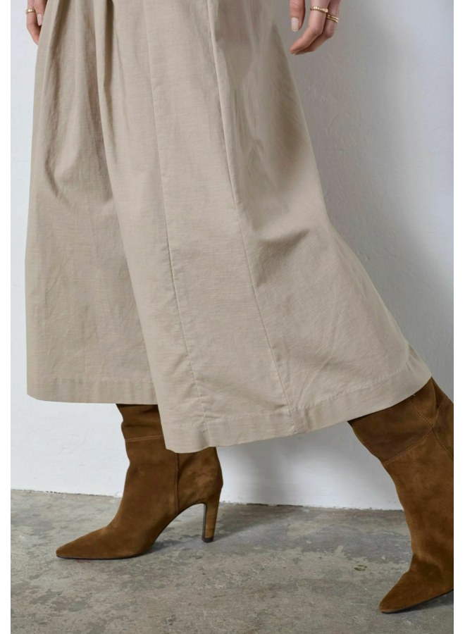 LeilaCC Anya Pleat Skirt Bisquit Co'Couture