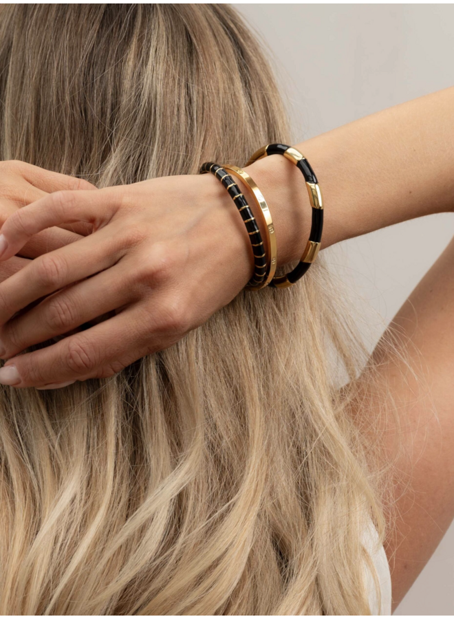 Ellen Beekmans Gladde ovale bangle met patroon