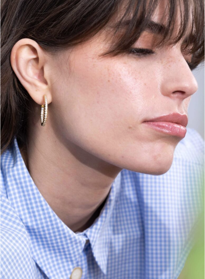 Ellen Beekmans Minimalistische oorringen met strass small (2.4cm)