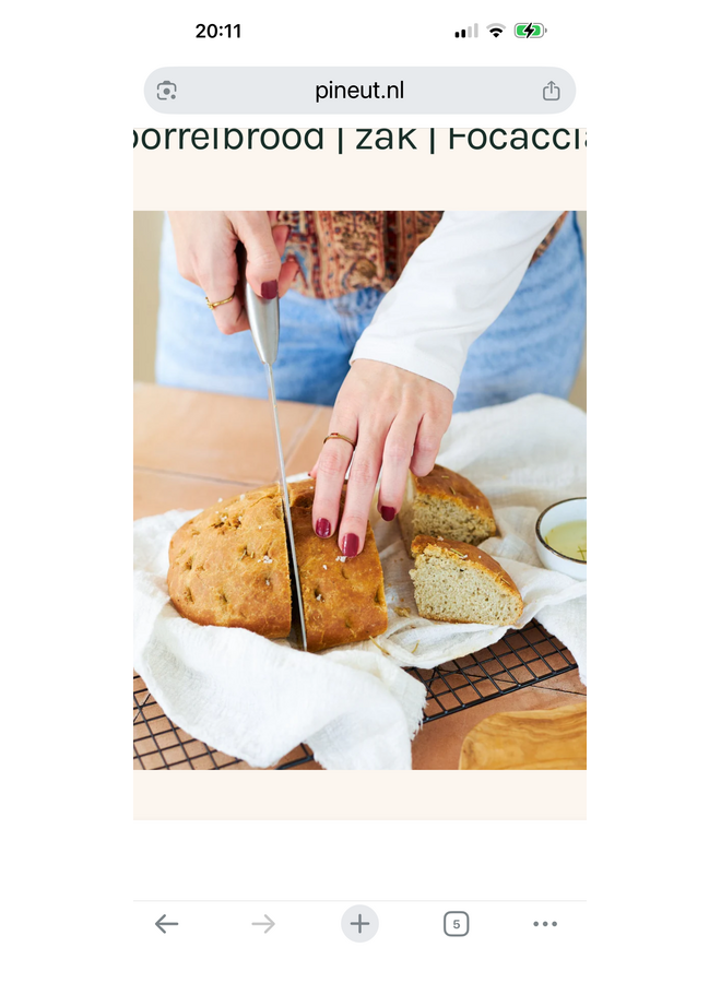 Pineut borrelbrood Focaccia Rozemarijn