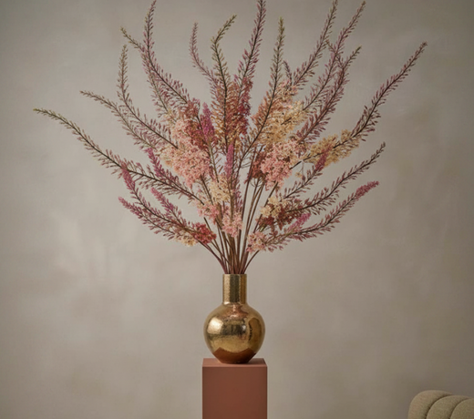Kunstplanten, decoratieve potten en vazen voor een stijlvol interieur.