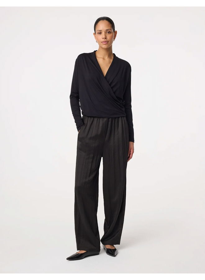 Jetty Top Black Knit-Ted