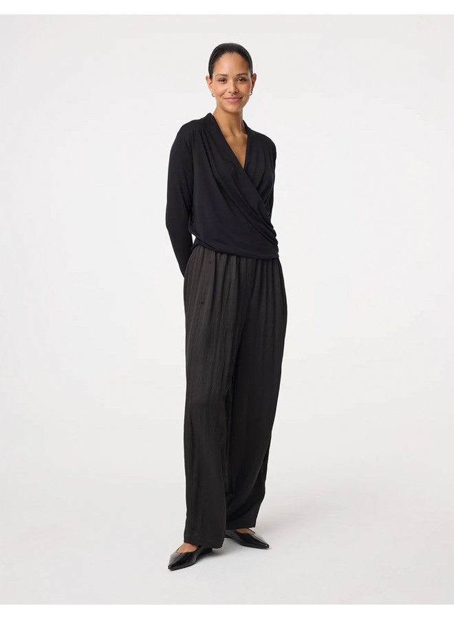 Jetty Top Black Knit-Ted