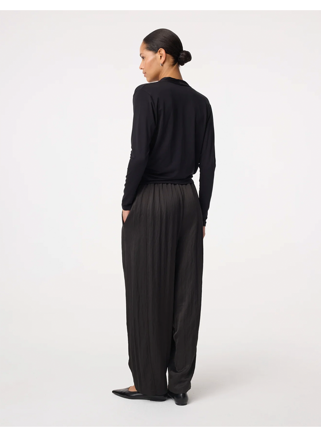Jetty Top Black Knit-Ted