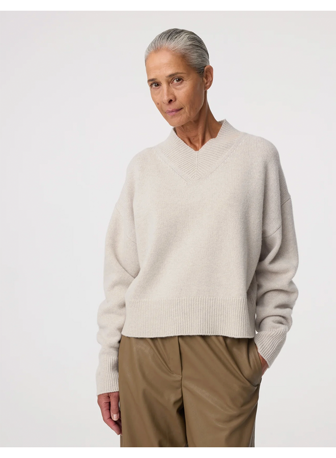 Jean Pullover Greige Knit-Ted