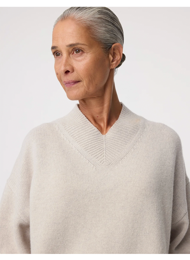 Jean Pullover Greige Knit-Ted
