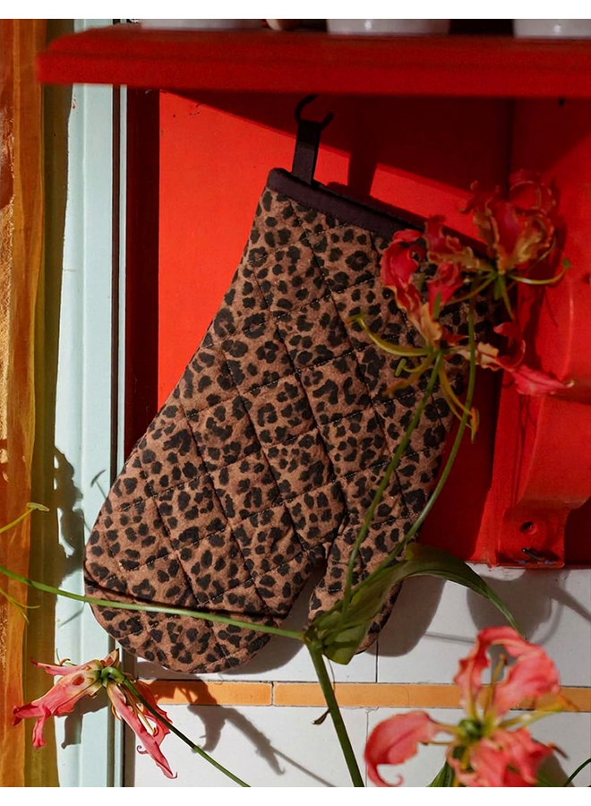 Anna+Nina Leopard Oven Mitt