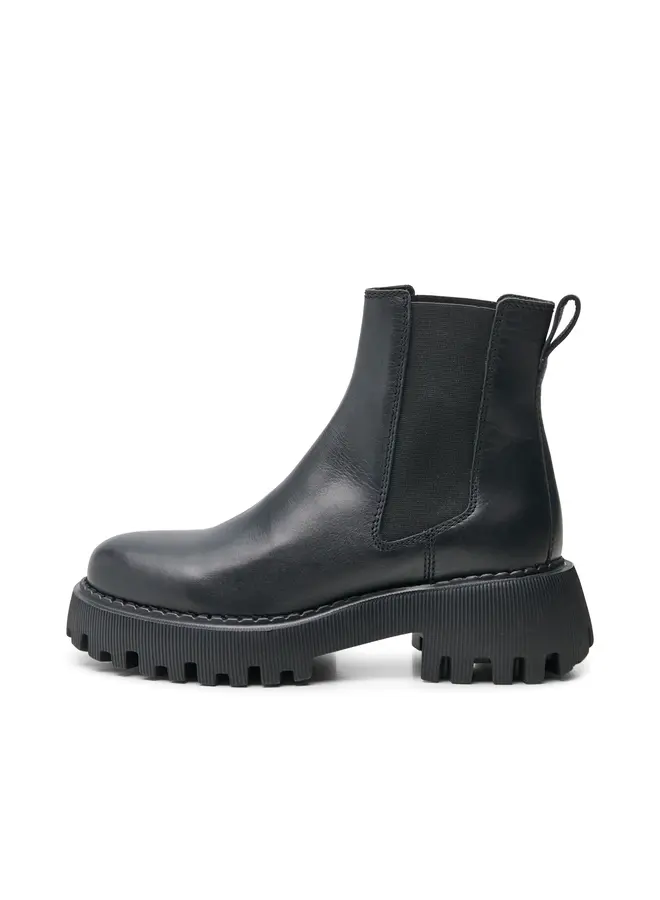 Posey Chelsea Boot - Black