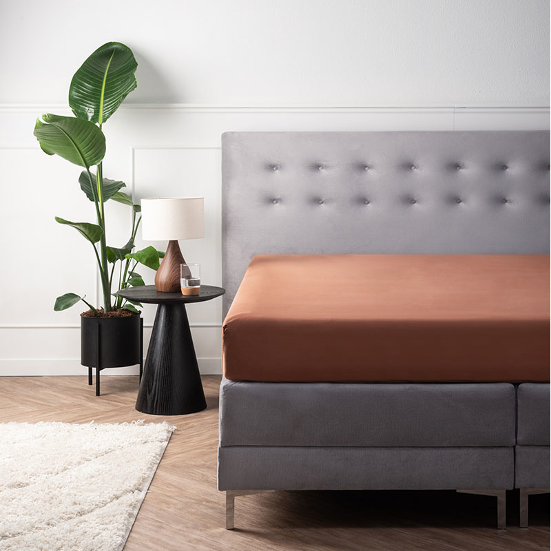 Hoeslaken Katoen-satijn - 80x200 cm - Rood Bruin - Presence - Ga naar Dekbed-Discounter.nl & Profite Hoeslaken Katoen-satijn - 80x200 cm - Rood Bruin - Presence - Ga naar Dekbed-Discounter.nl & Profite