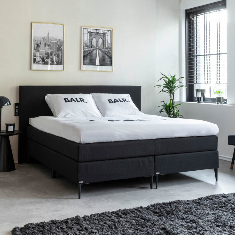 2-Persoons Boxspring BALR. Hotel Zwart 140x210 cm Pocketvering Inclusief Topper Dekbed-Discounter.nl