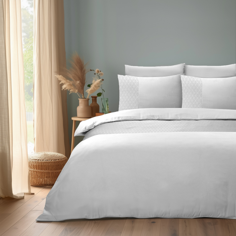 Dekbedovertrek Embossed - Lits-Jumeaux (240x220 cm) - Wit Microvezel - Dessin: Effen - Sleeptime Elegance - Dekbed-Discounter.nl