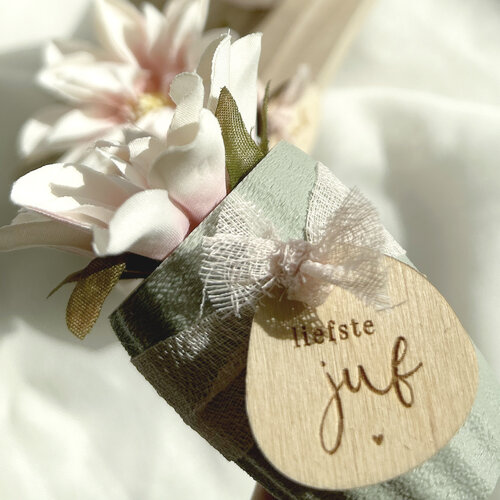 Juffencadeau met zijdebloem