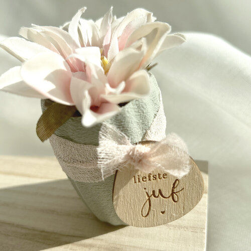 Juffencadeau met zijdebloem