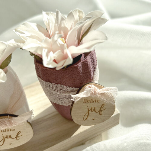 Juffencadeau met zijdebloem