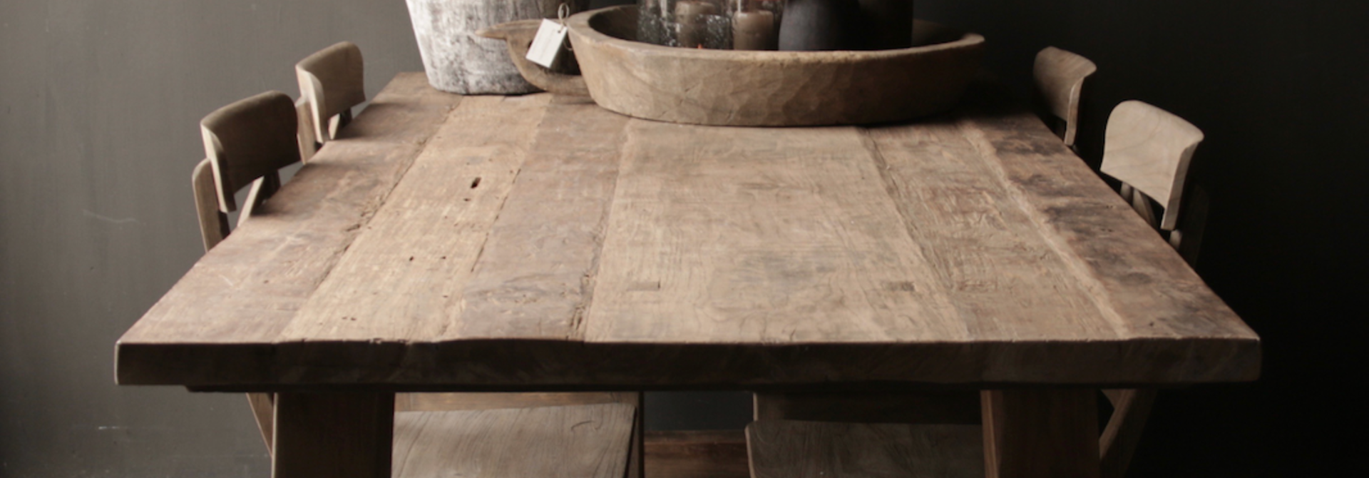 Eetkamer tafel oud hout   A poot