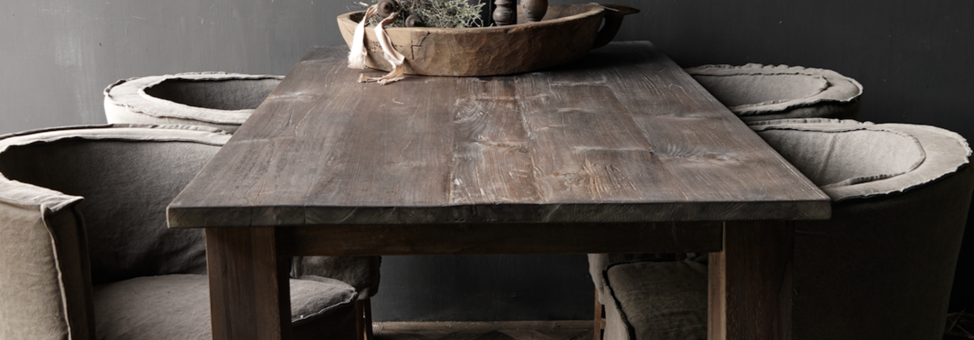 Stoere houten blokpoot tafels