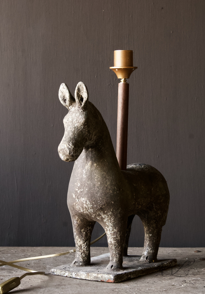 Table lamp made of clay horse handmade-7