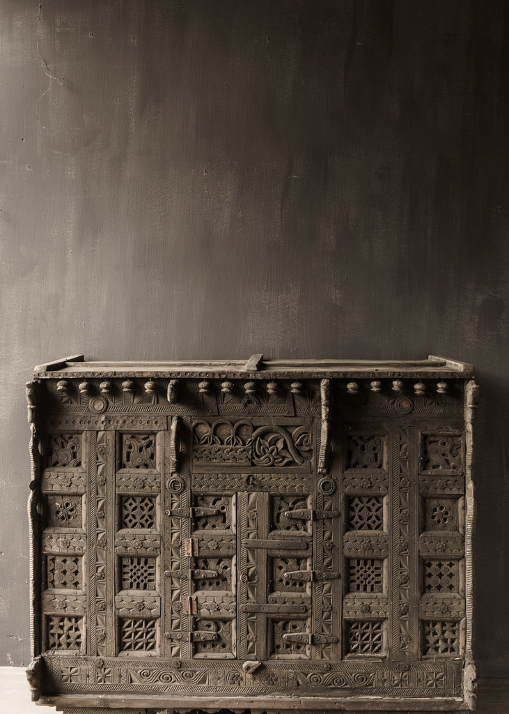 Einzigartiges antikes indisches Sideboard damchiya-1