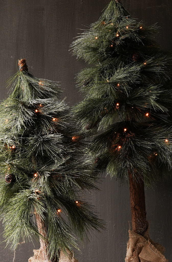 verkoper lip Boos Kunst kerstboom op houten boomstam inclusief led verlichting -  HerbersLifestyle
