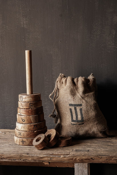 Stoer houten stapel Ringen 1,2,... drie Tonky Wonk