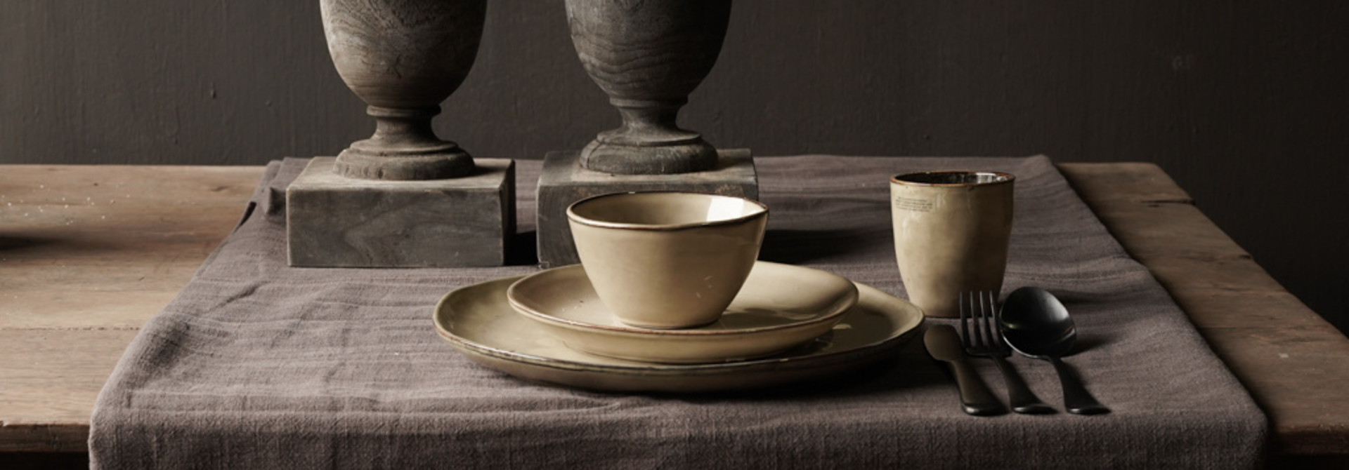 Linnen tafelkleed warm grijs stone wash