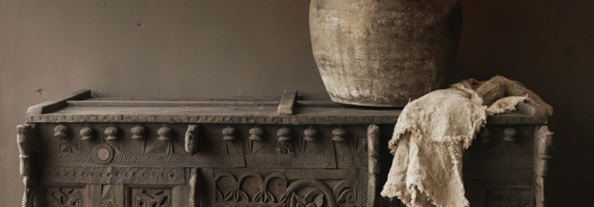Uniek antiek Indiaas dressoir damchiya