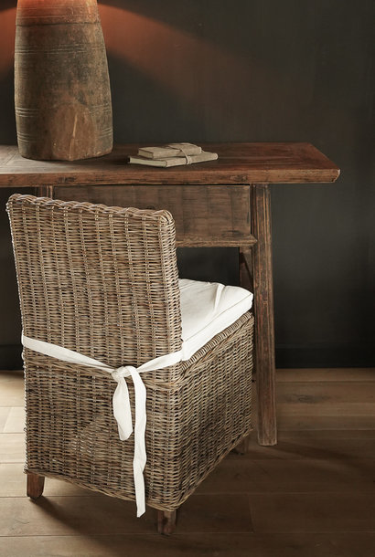 Wicker dining room chair