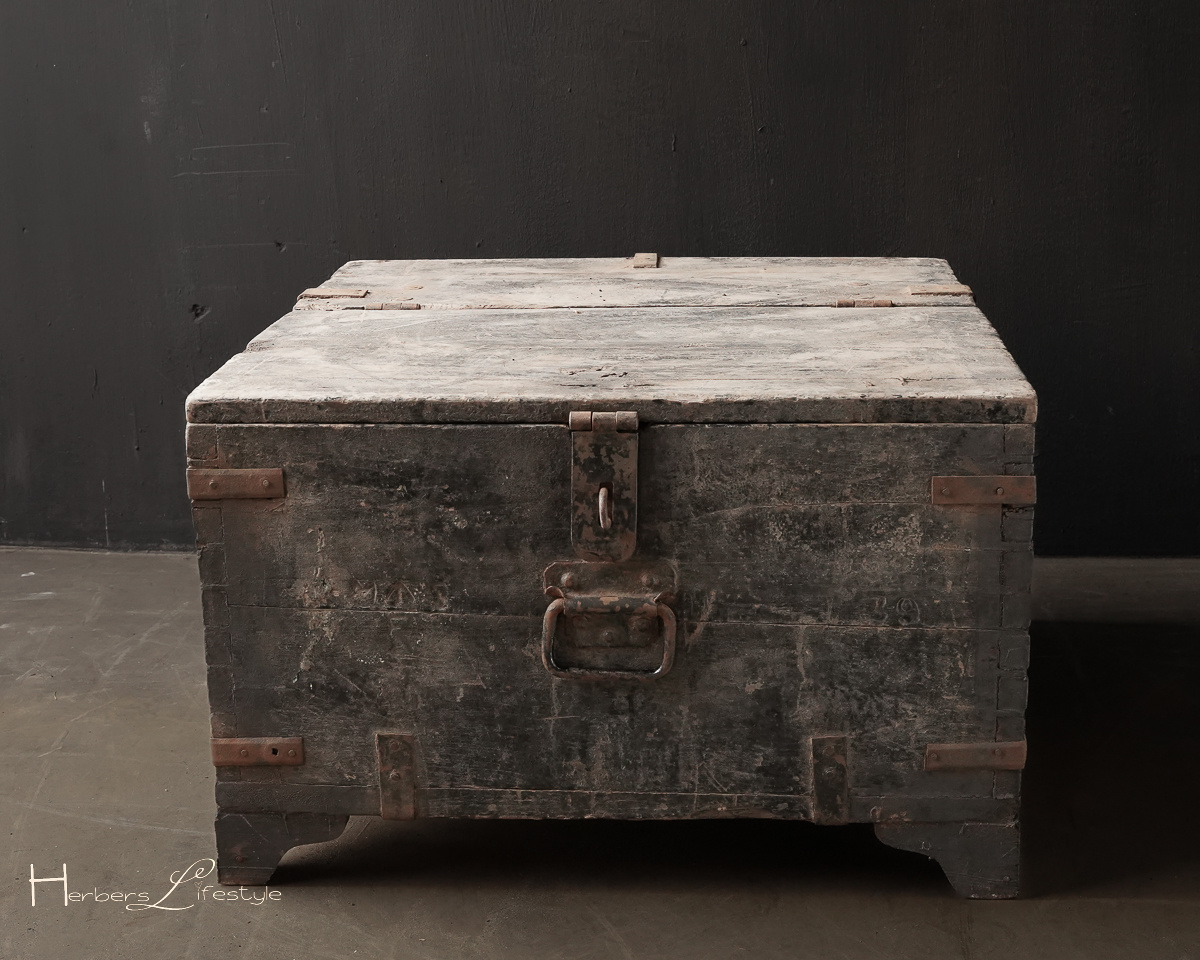 Oude Authentieke houten kist-4